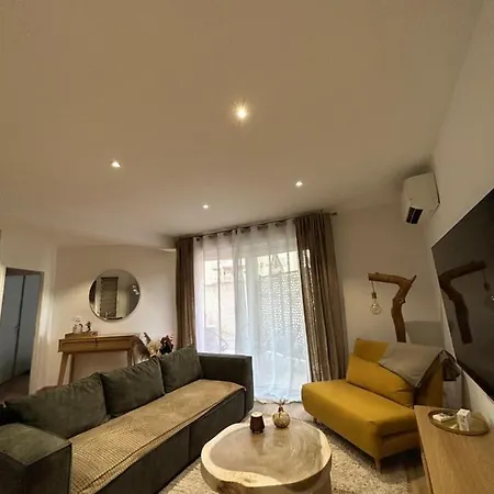 T2 Refait A Neuf * Ajaccio (Corsica)